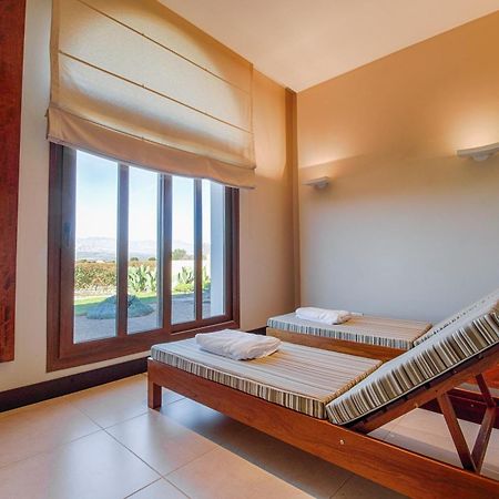 Hotel Grace Cafayate Exterior foto A room at the spa