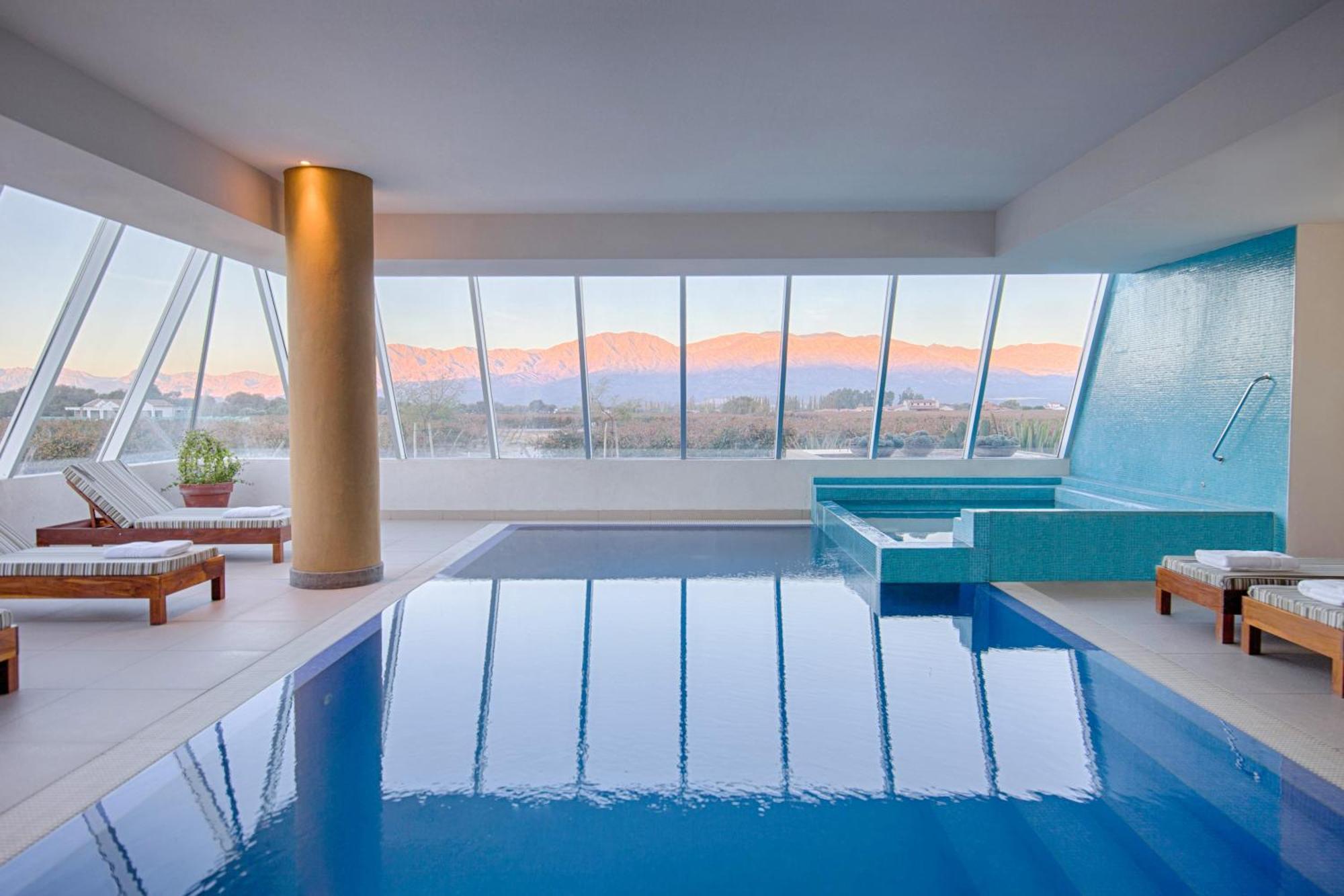 Hotel Grace Cafayate Exterior foto The pool at the Westin