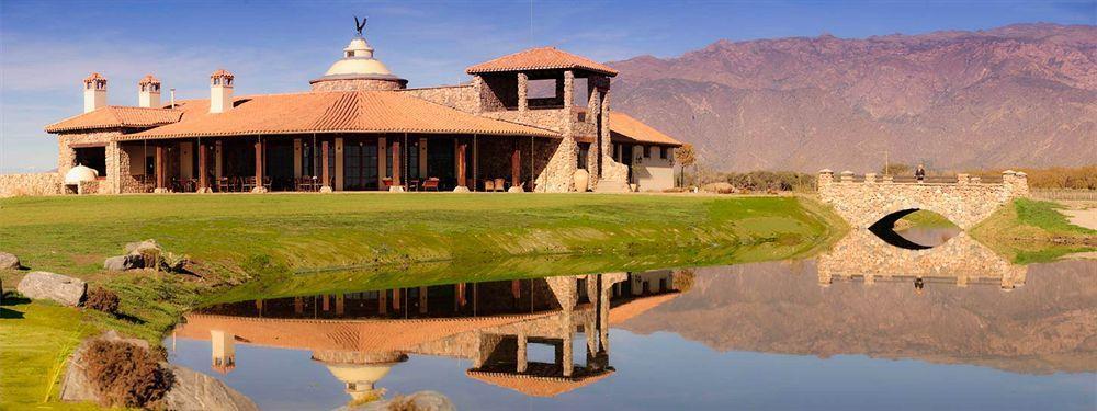Hotel Grace Cafayate Exterior foto Club de Golf El Comahue